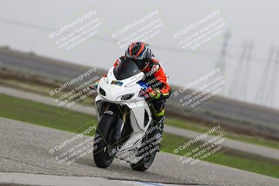 media/Nov-29-2025-TrackDaz (Sat) [[10ae2d9bce]]/B Group/Session 4 (Wheelie Bump)/